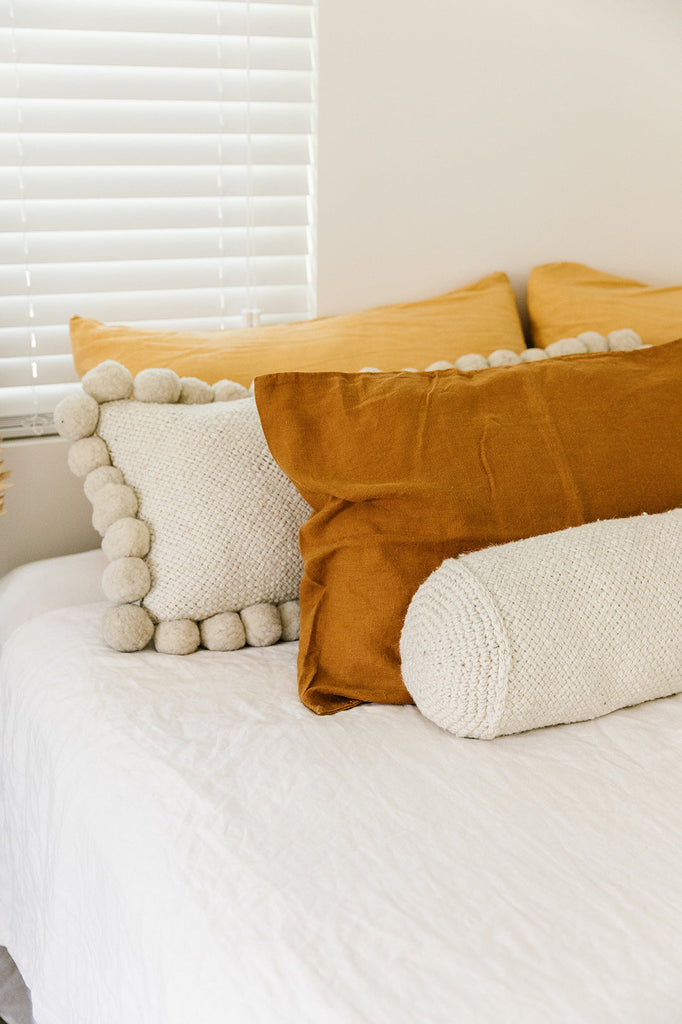 Almohadón Clásico Pom Pom Lumbar XL | Natural