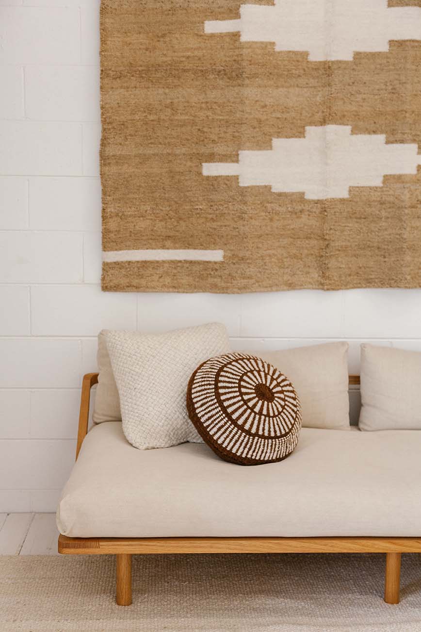 Almohadón Sierra | Chocolate & Natural